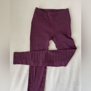 Lululemon Reveal tight, maroon, size 4